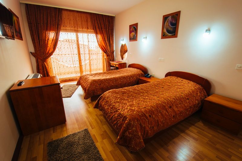 Делукс Двокреветна соба со Балкон